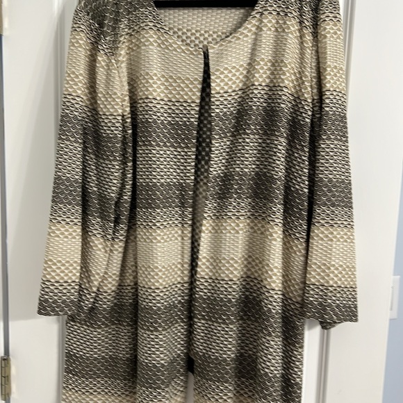 Ming Wang Women's Ombre long Blazer  - Black and Beige - Picture 2 of 9